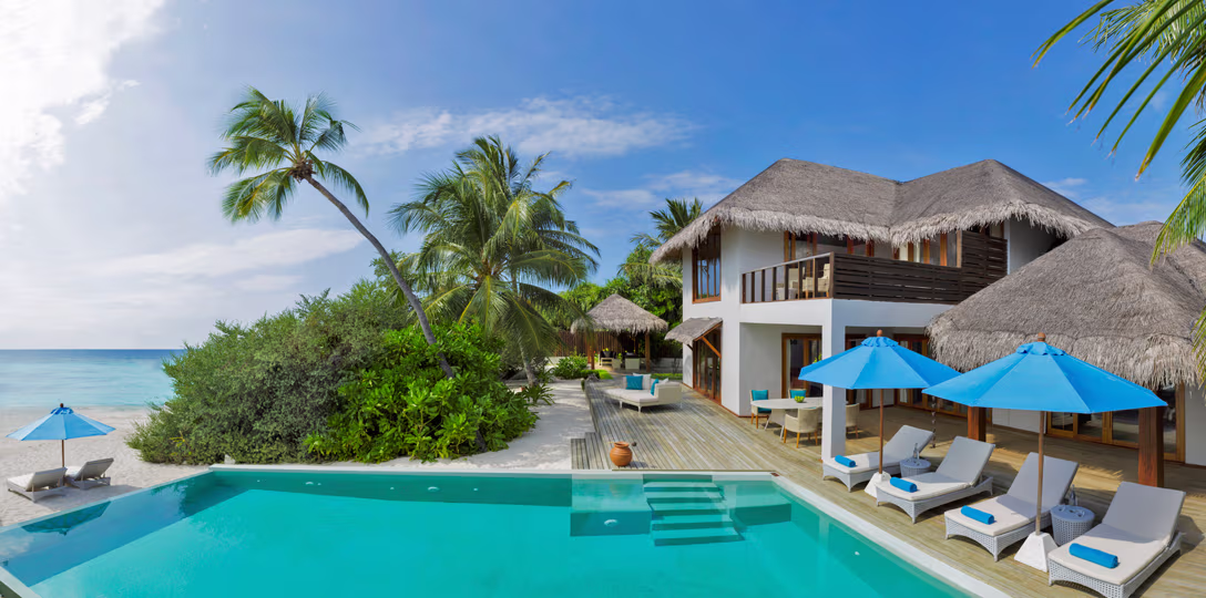 Three Bedroom Beach Pool Residence