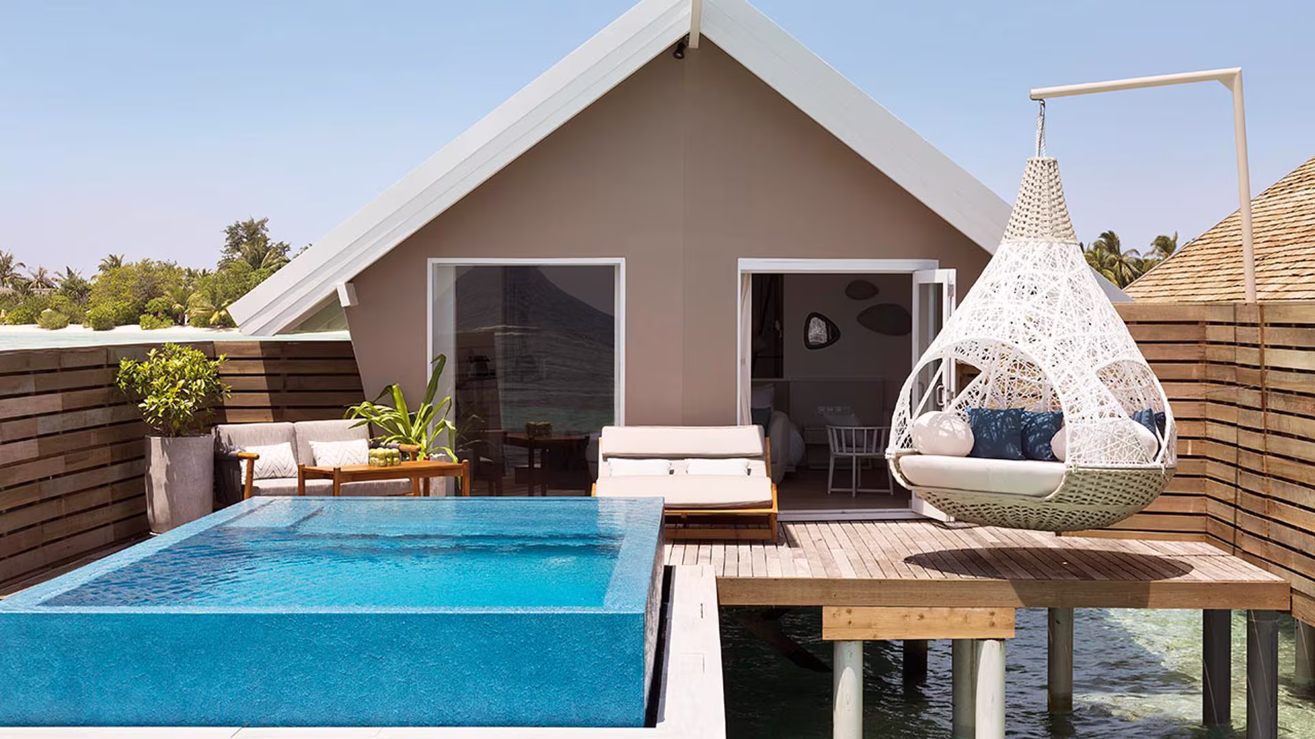 Romantic Pool Water Villa